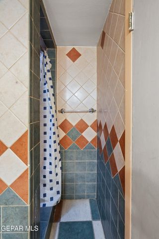 404 LESA Lane, El Paso, TX 79915