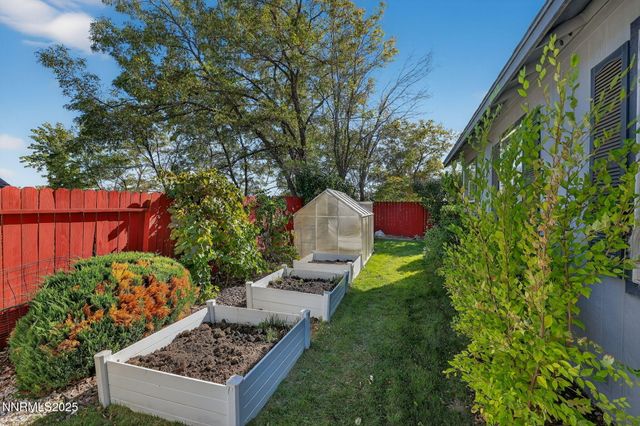 985 Hilltop Drive, Carson City, NV 89705