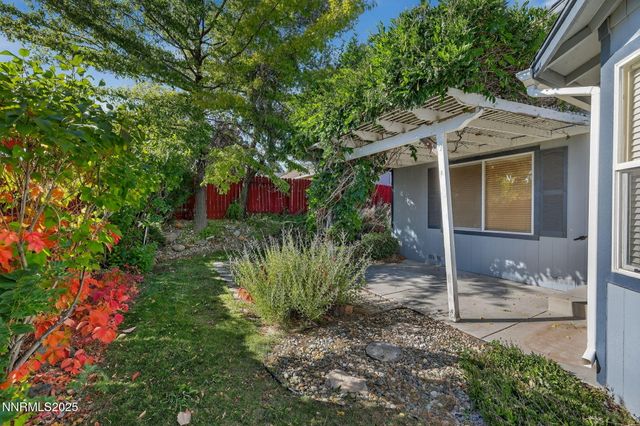 985 Hilltop Drive, Carson City, NV 89705