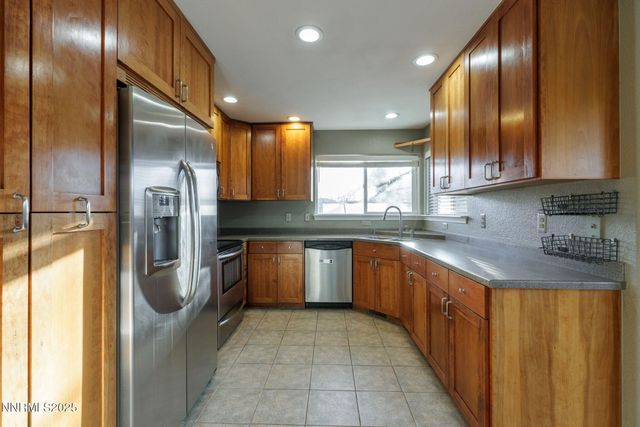 985 Hilltop Drive, Carson City, NV 89705