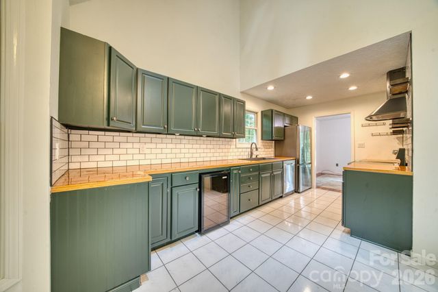 163 Canaan Drive, Candler, NC 28715