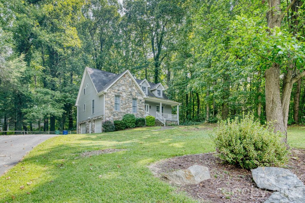 163 Canaan Drive, Candler, NC 28715