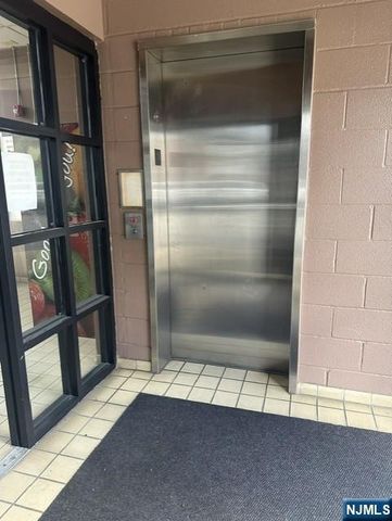 715 Broadway 3, Paterson, NJ 07514