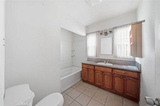 1449 1447 W 83rd, Inglewood, CA 90047