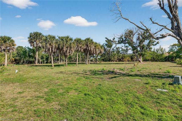 408 Tiree CIR, Sanibel, FL 33957