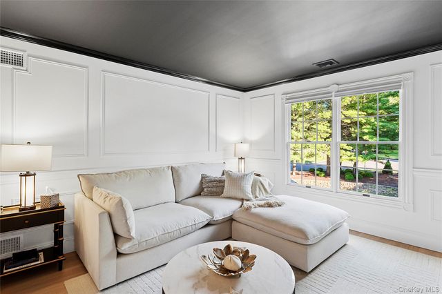 2 N Harbor Down, Miller Place, NY 11764