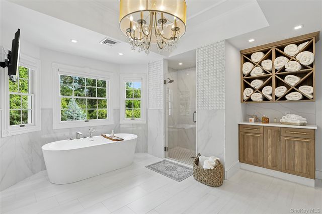 2 N Harbor Down, Miller Place, NY 11764