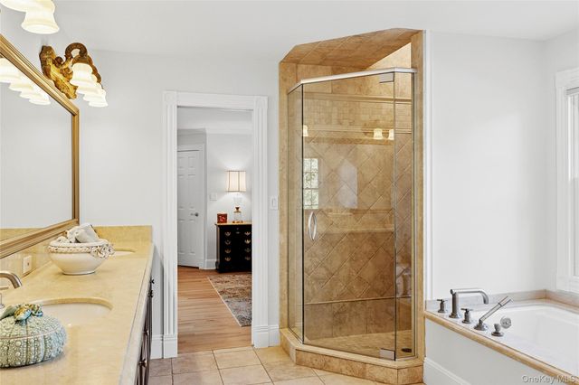 2 N Harbor Down, Miller Place, NY 11764