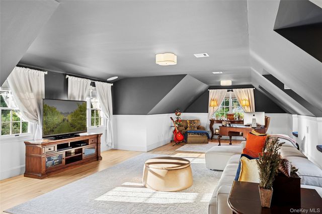 2 N Harbor Down, Miller Place, NY 11764