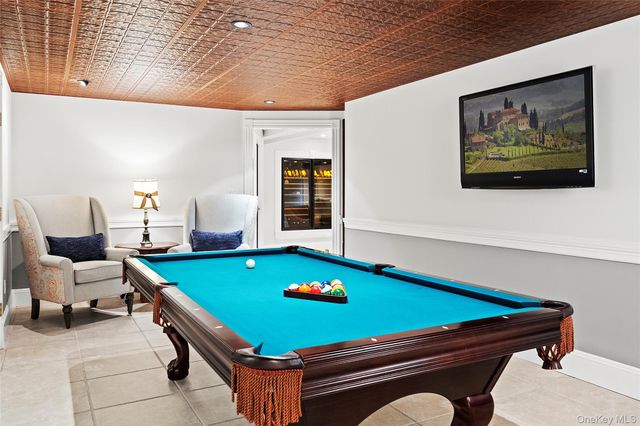 2 N Harbor Down, Miller Place, NY 11764