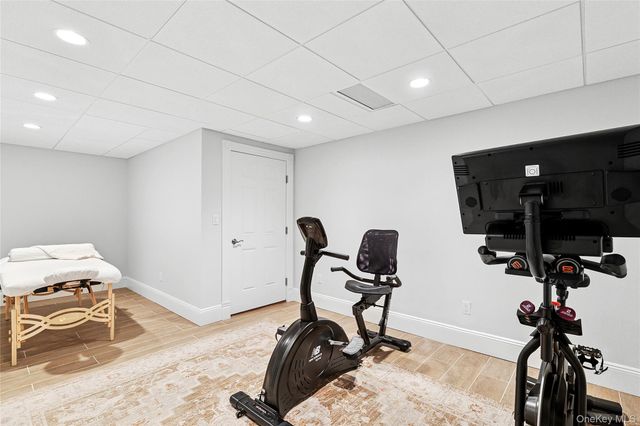 2 N Harbor Down, Miller Place, NY 11764