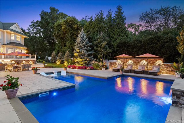 2 N Harbor Down, Miller Place, NY 11764