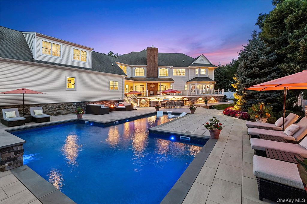 2 N Harbor Down, Miller Place, NY 11764