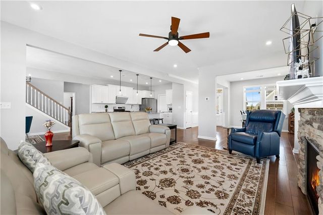 1033 Michigan Circle, Hoschton, GA 30548