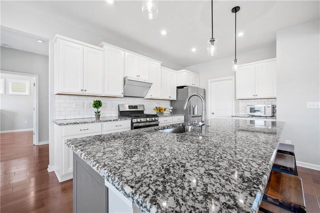 1033 Michigan Circle, Hoschton, GA 30548