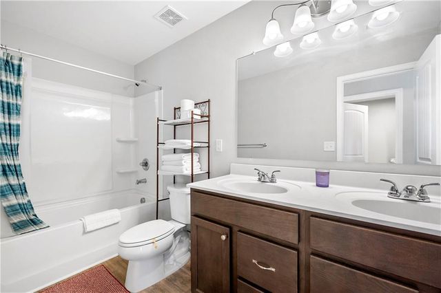 1033 Michigan Circle, Hoschton, GA 30548