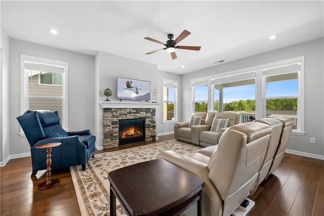 1033 Michigan Circle, Hoschton, GA 30548