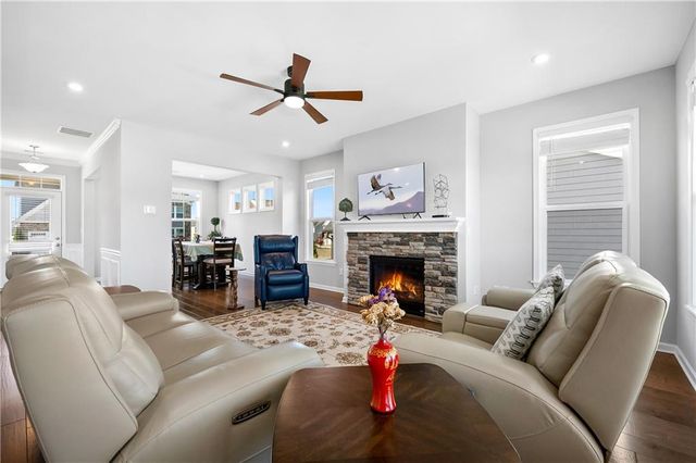 1033 Michigan Circle, Hoschton, GA 30548