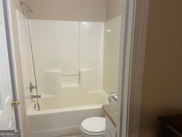 15 Twin Lakes Road, Winder, GA 30680