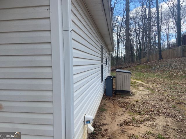 15 Twin Lakes Road, Winder, GA 30680