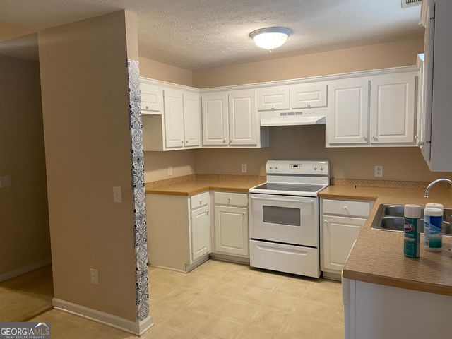 15 Twin Lakes Road, Winder, GA 30680