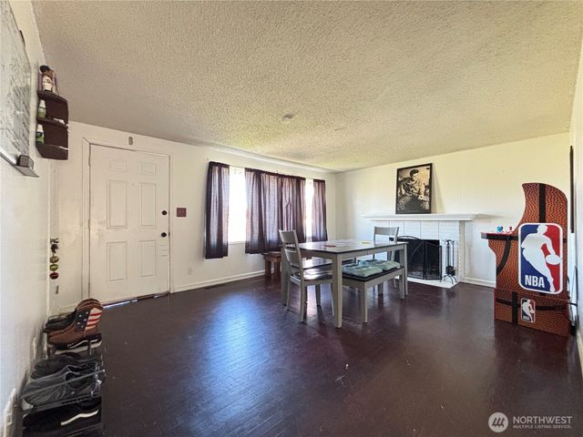 305 N Earl Road, Moses Lake, WA 98837
