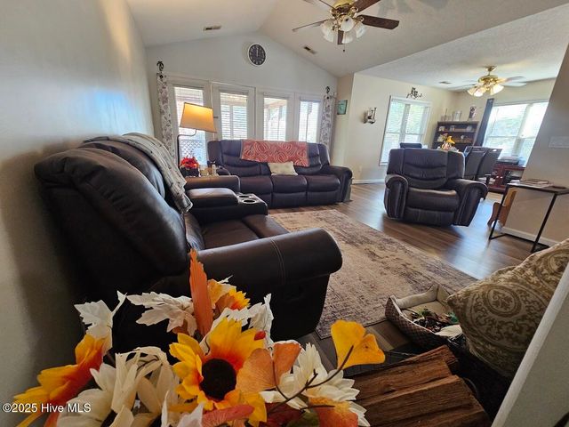 410 Masters Lane, Hampstead, NC 28443