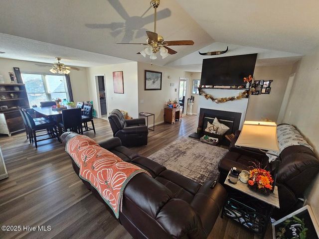 410 Masters Lane, Hampstead, NC 28443