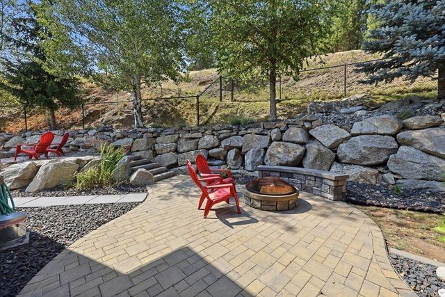 18613 E Laluna Ct, Otis Orchards, WA 99027