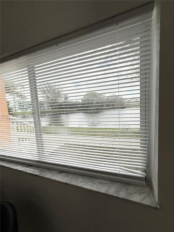 3690 N 56th Avenue 902, Hollywood, FL 33021