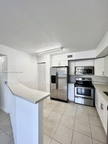 3690 N 56th Avenue 902, Hollywood, FL 33021