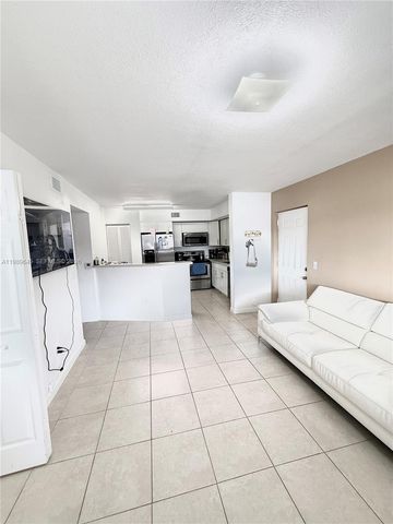 3690 N 56th Avenue 902, Hollywood, FL 33021