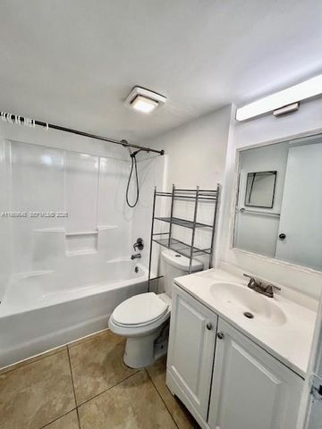 3690 N 56th Avenue 902, Hollywood, FL 33021