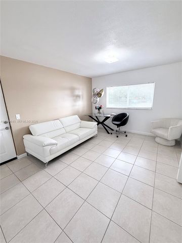 3690 N 56th Avenue 902, Hollywood, FL 33021