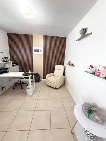 3690 N 56th Avenue 902, Hollywood, FL 33021