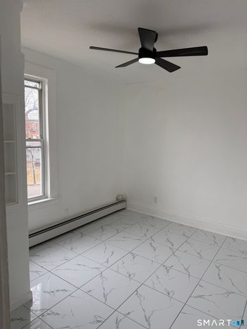 429 Summit Street 3rd floor, Hartford, CT 06106