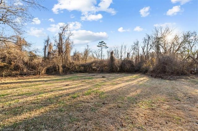 4686 Calhoun Drive, Liberty, NC 27298