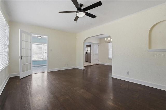 1200 22ND AVENUE N, St Petersburg, FL 33704