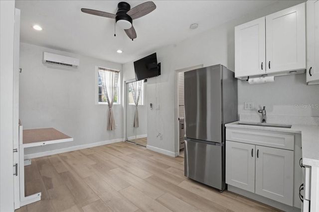 1200 22ND AVENUE N, St Petersburg, FL 33704