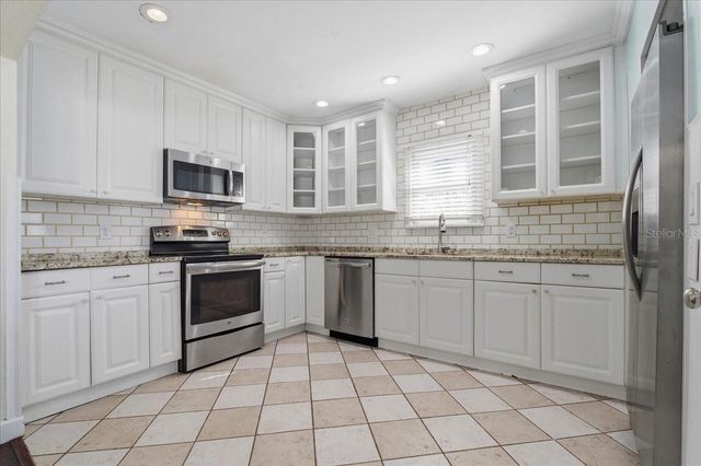 1200 22ND AVENUE N, St Petersburg, FL 33704