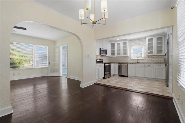 1200 22ND AVENUE N, St Petersburg, FL 33704