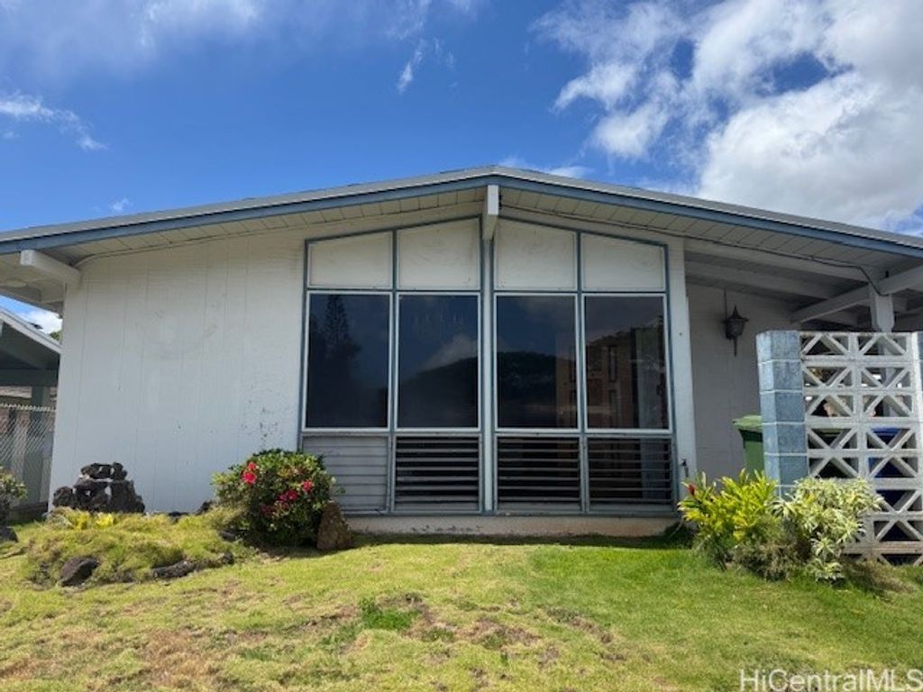 2272 Aumakua Street, Pearl City, HI 96782