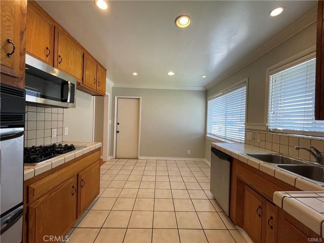 2208 Florida Street, Huntington Beach, CA 92648