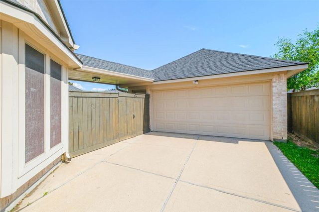 12411 Santiago Cove Lane, Houston, TX 77041