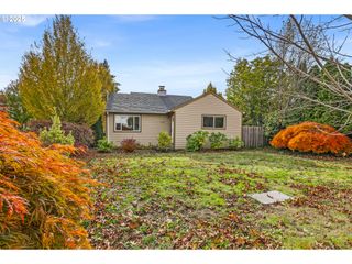 14406 E BURNSIDE St, Portland, OR 97233