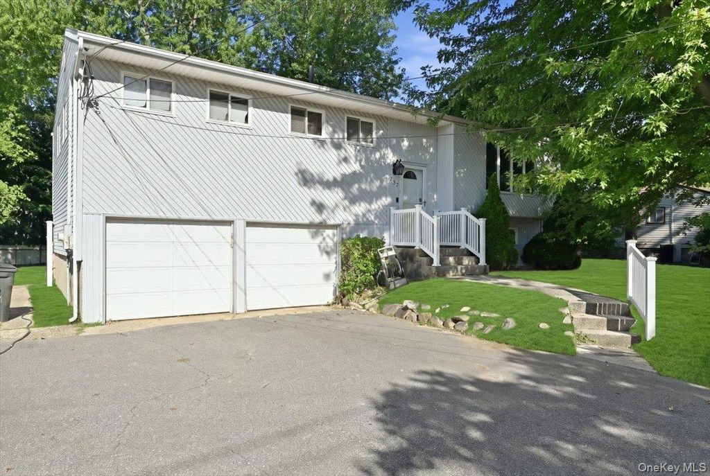 357 Town Line Road, East Northport, NY 11731 — exterior