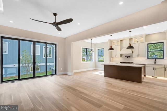 602 S WAKEFIELD ST, Arlington, VA 22204