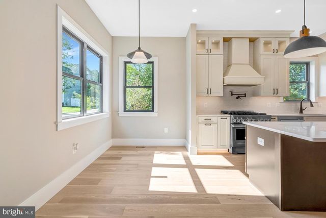 602 S WAKEFIELD ST, Arlington, VA 22204
