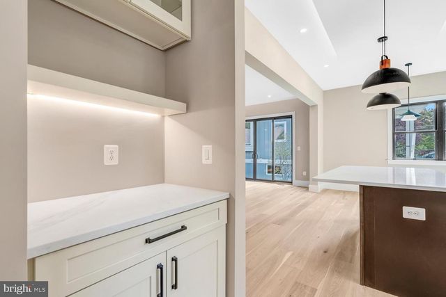 602 S WAKEFIELD ST, Arlington, VA 22204