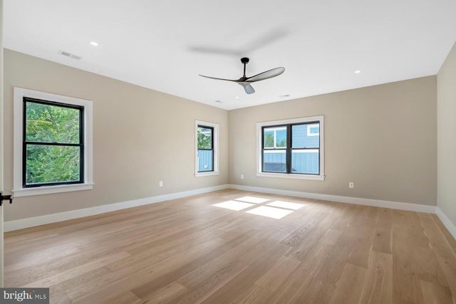 602 S WAKEFIELD ST, Arlington, VA 22204